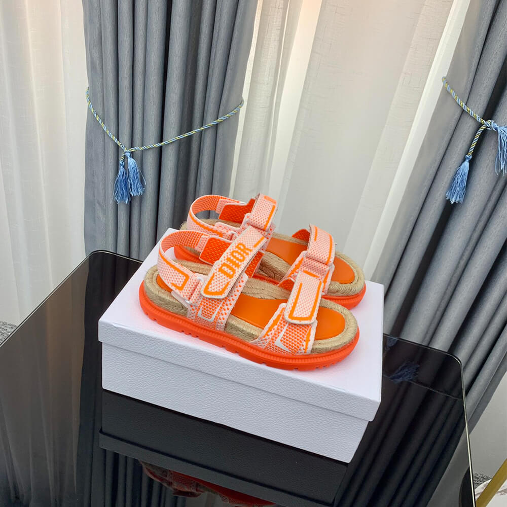 D10ract sandal