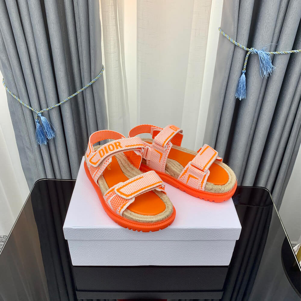 D10ract sandal