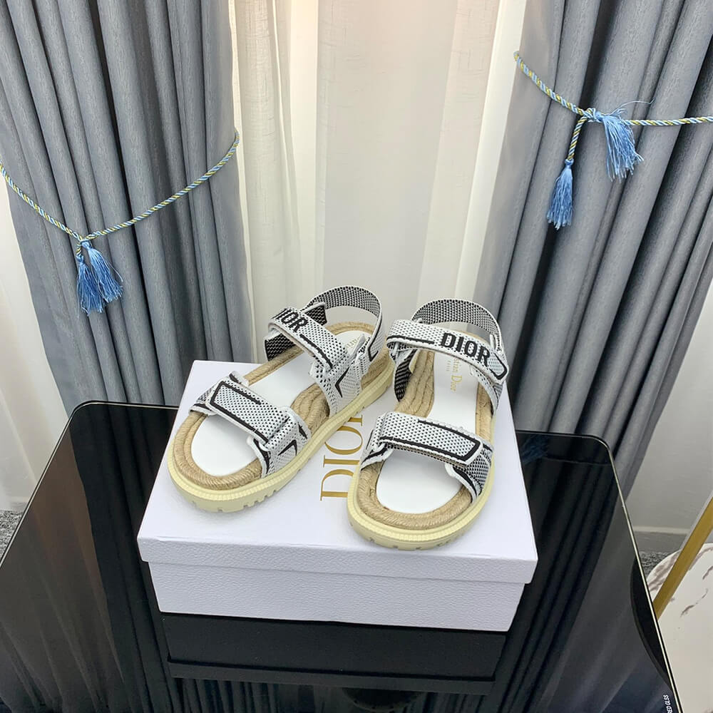 D10ract sandal