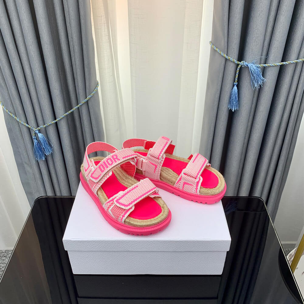 D10ract sandal