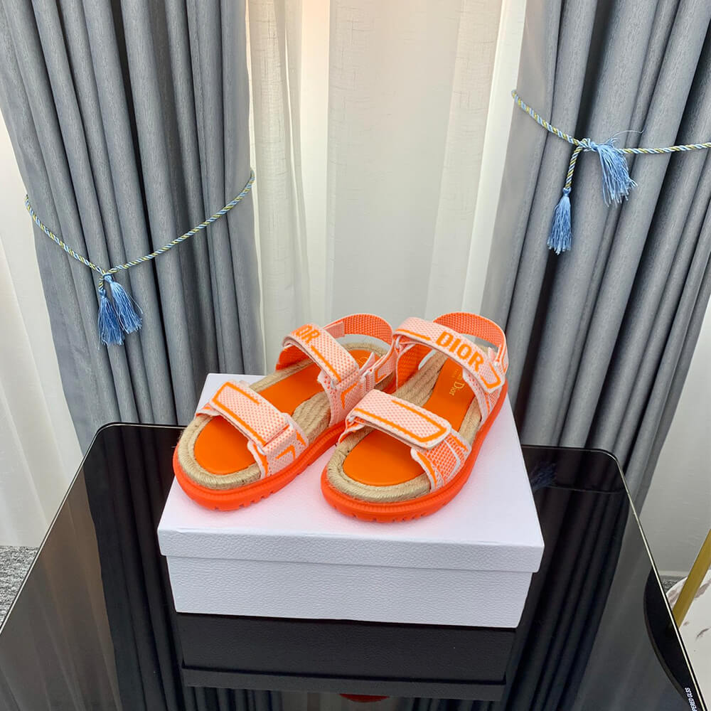D10ract sandal