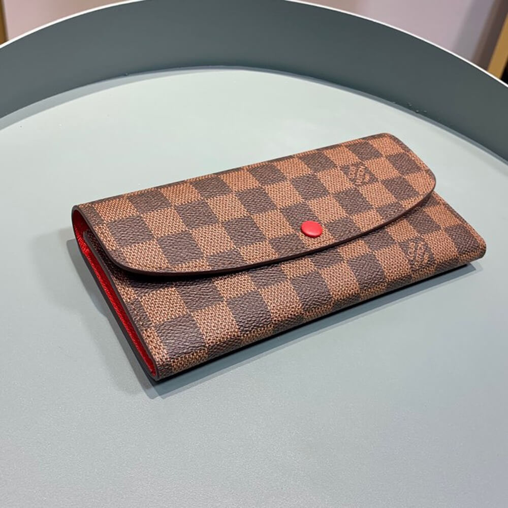 l0vis Vvtt0n emilie wallet