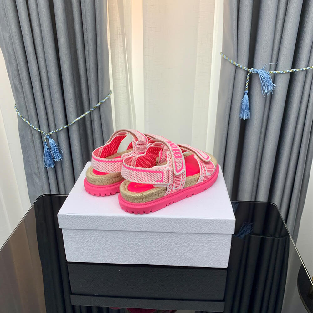 D10ract sandal