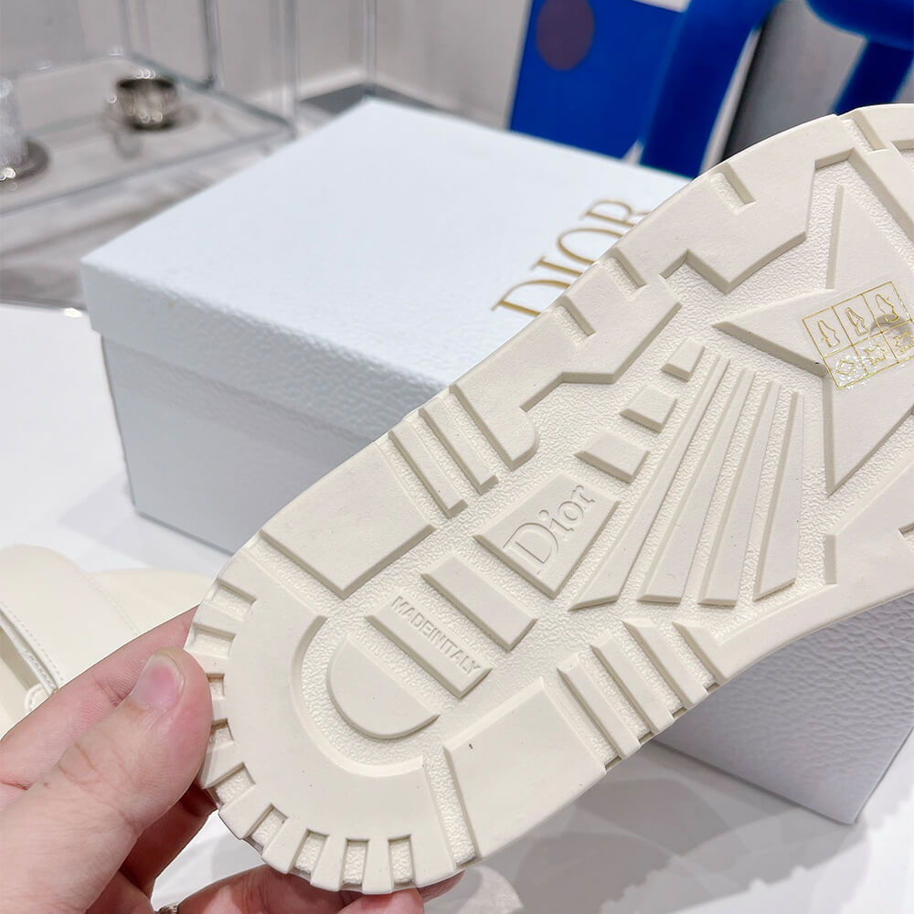 D10ract sandal