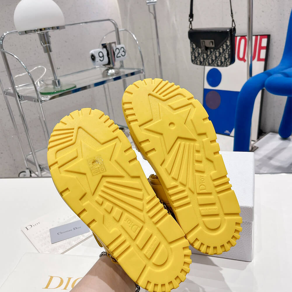 D10ract sandal