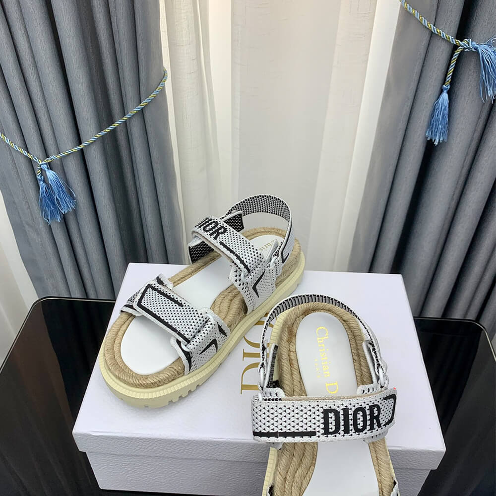 D10ract sandal