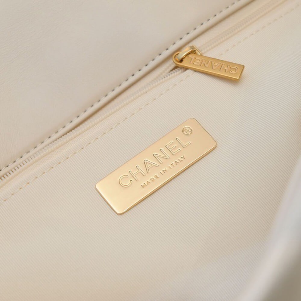 Ch**el 19 maxi handbag  (high-end grade)