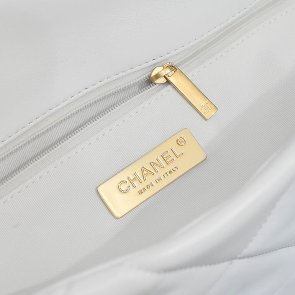 Ch**el 19 maxi handbag  (high-end grade)
