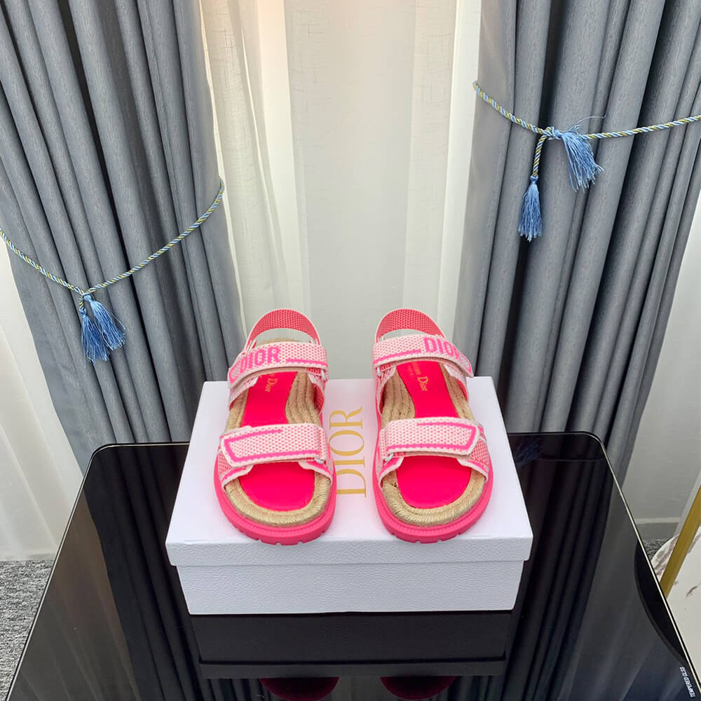 D10ract sandal