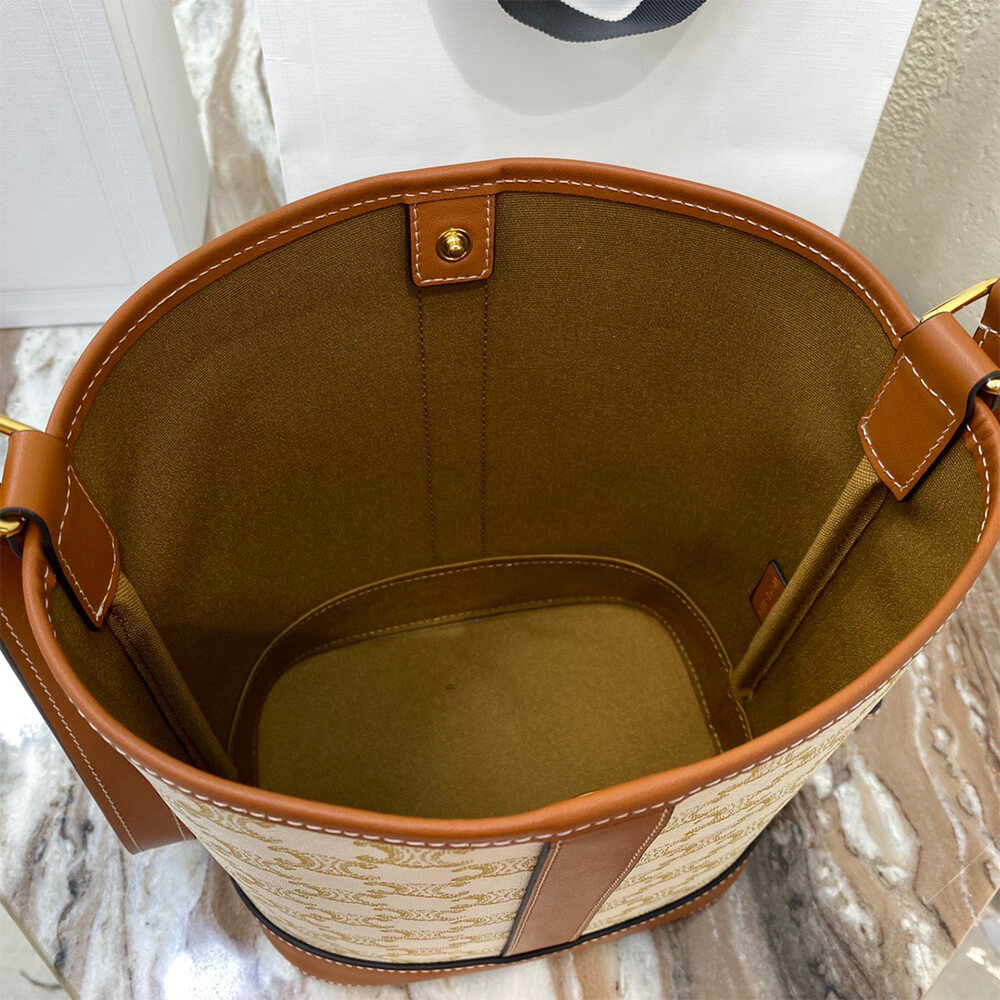 Ce1i*e small bucket