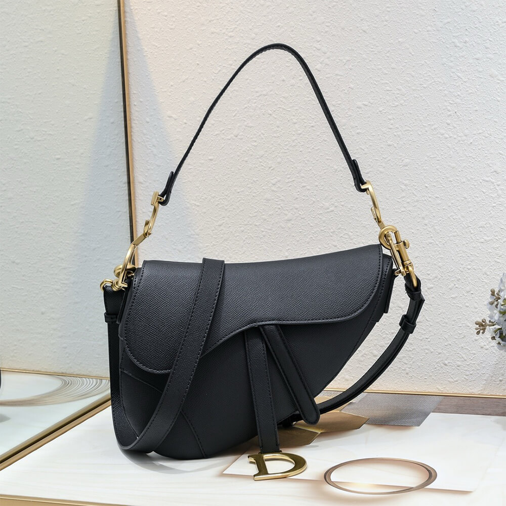 D10r saddle bag with strap