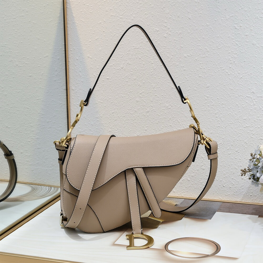 D10r saddle bag with strap