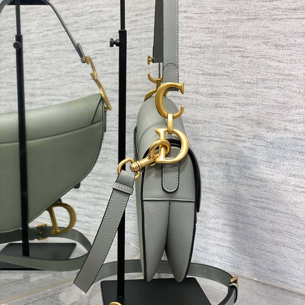 D10r saddle bag with strap