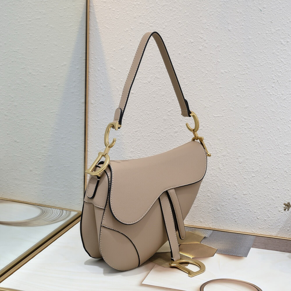 D10r saddle bag with strap