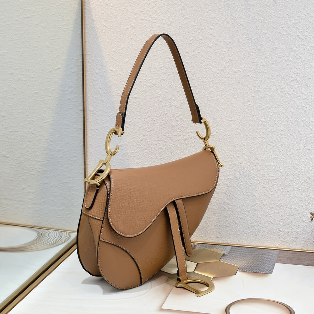 D10r saddle bag with strap