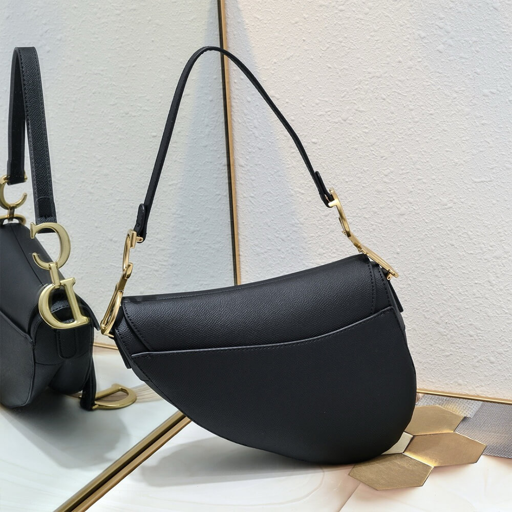 D10r saddle bag with strap