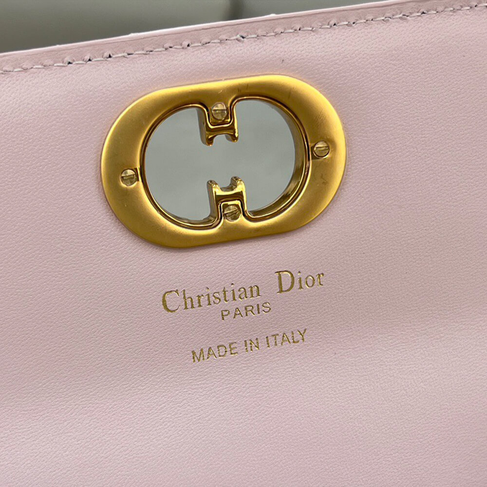 D10r miss caro pouch with chain