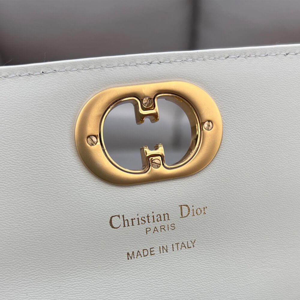 D10r miss caro pouch with chain