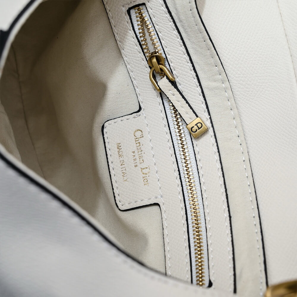 D10r saddle bag with strap