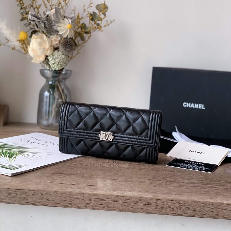 Ch**el classic long wallet