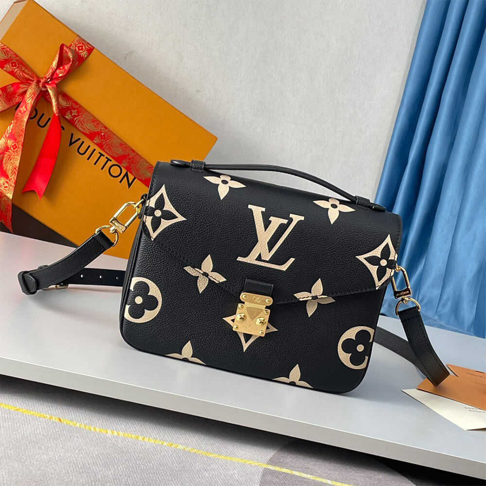 LV Pochette Metis