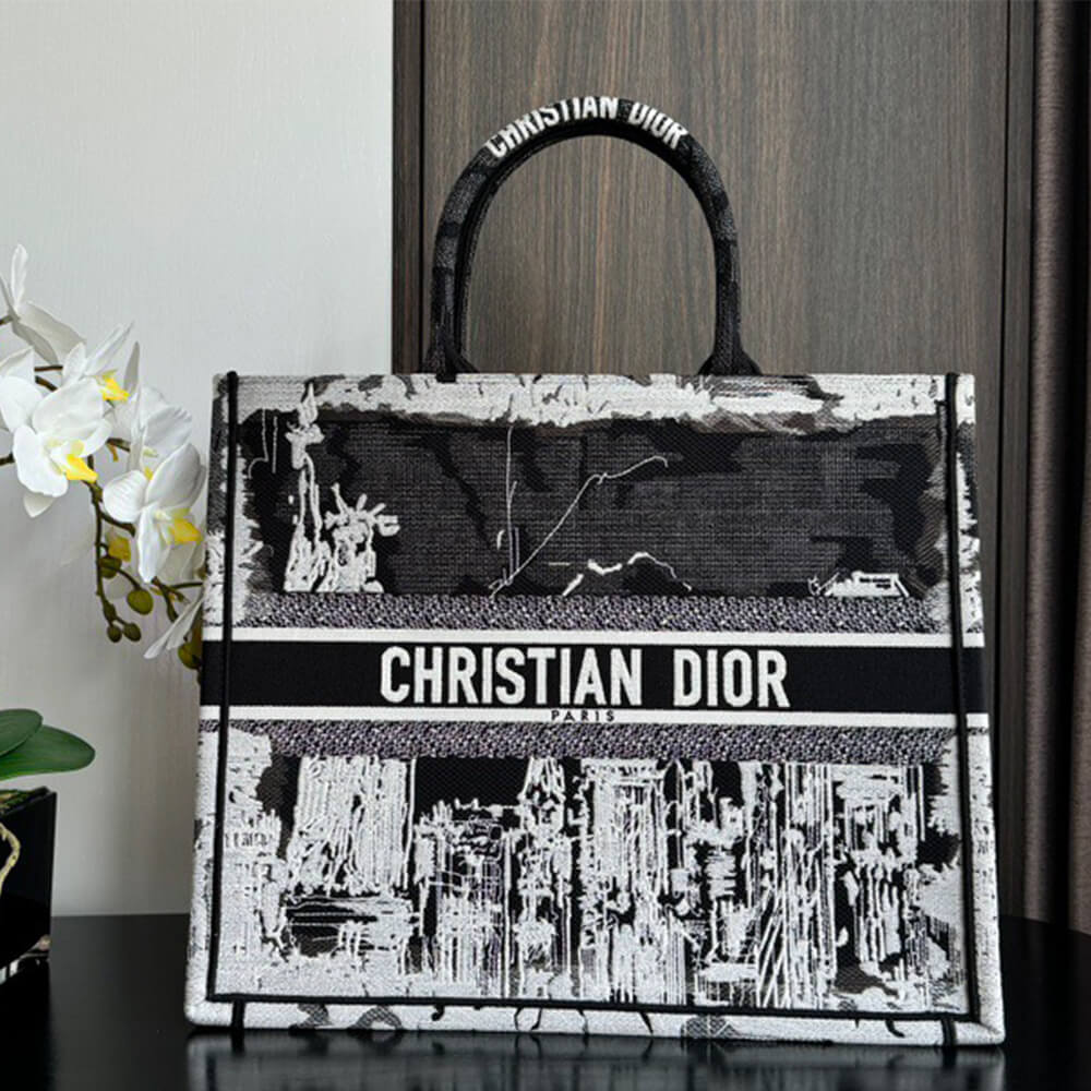 medium D10r book tote