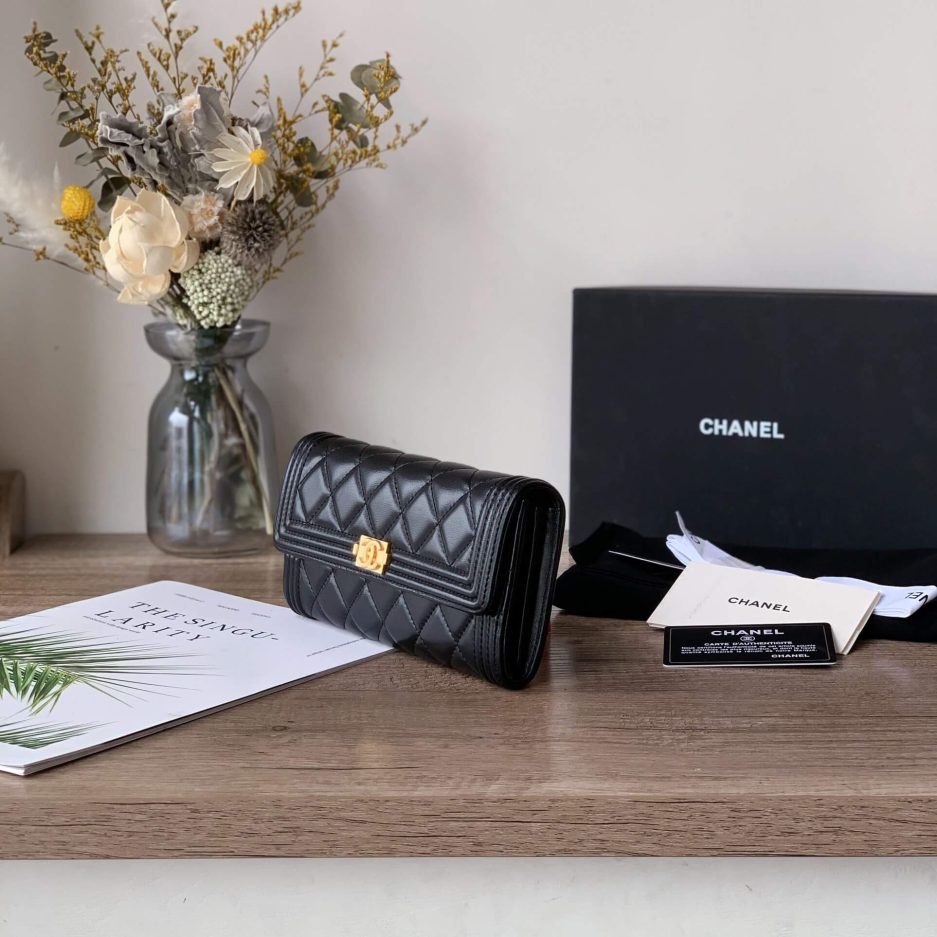 Ch**el classic long wallet