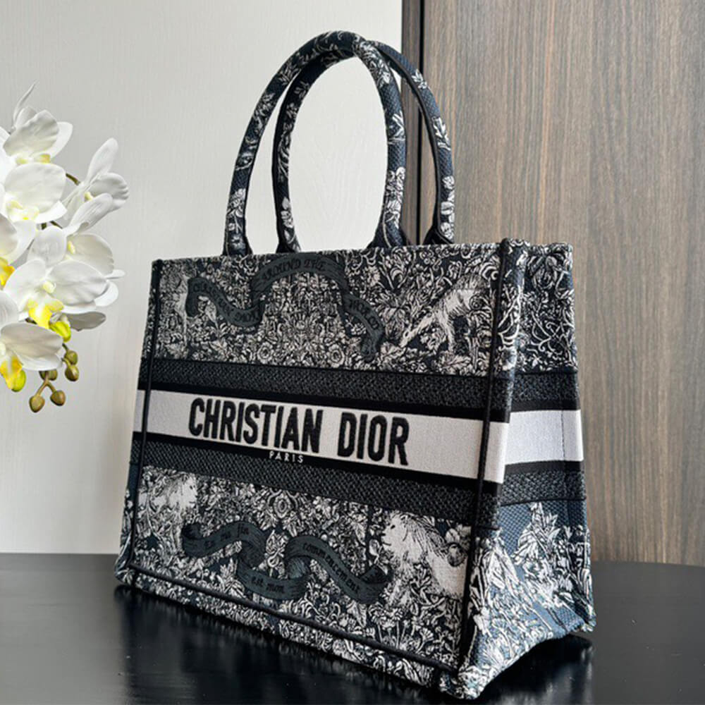 medium D10r book tote