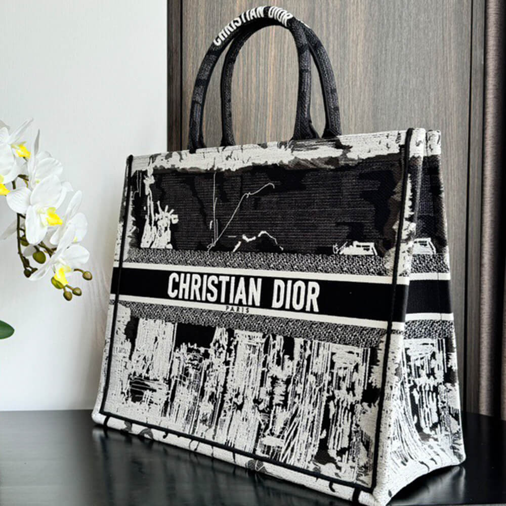 medium D10r book tote