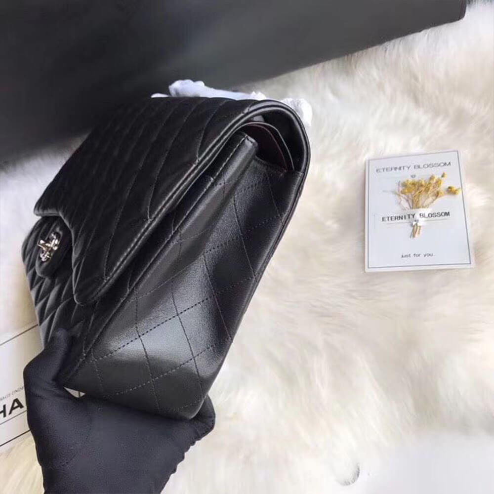 Ch**el classic maxi handbag  (tax-free grade)