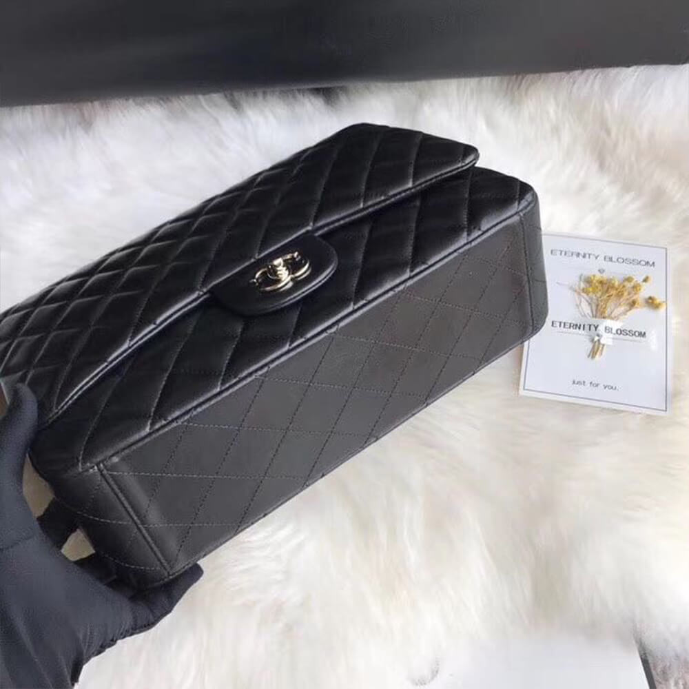 Ch**el classic maxi handbag  (tax-free grade)