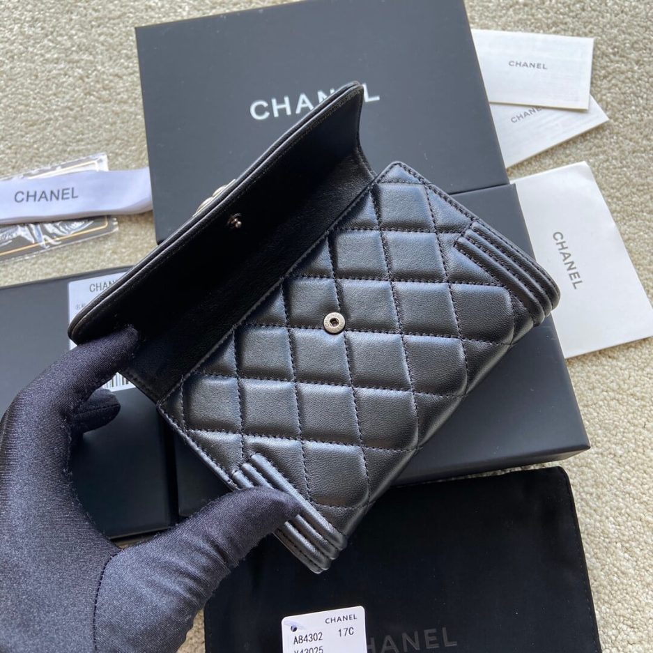 Ch**el boy long wallet