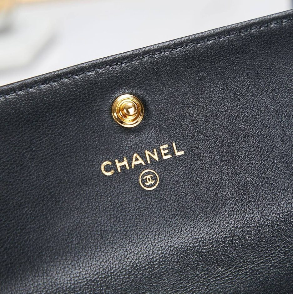 Ch**el classic long wallet