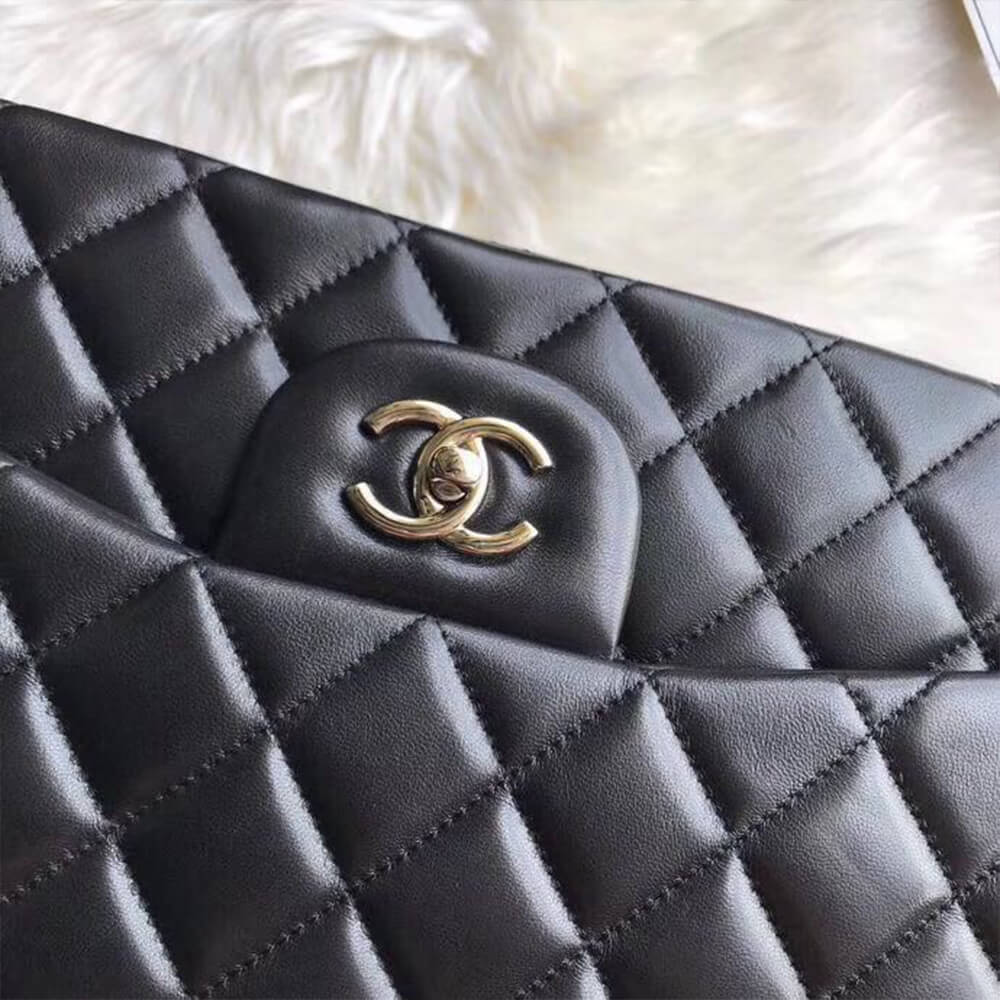 Ch**el classic maxi handbag  (tax-free grade)