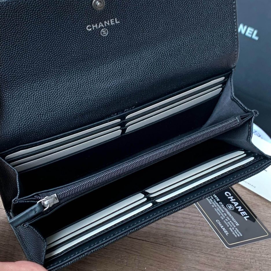 Ch**el classic long wallet