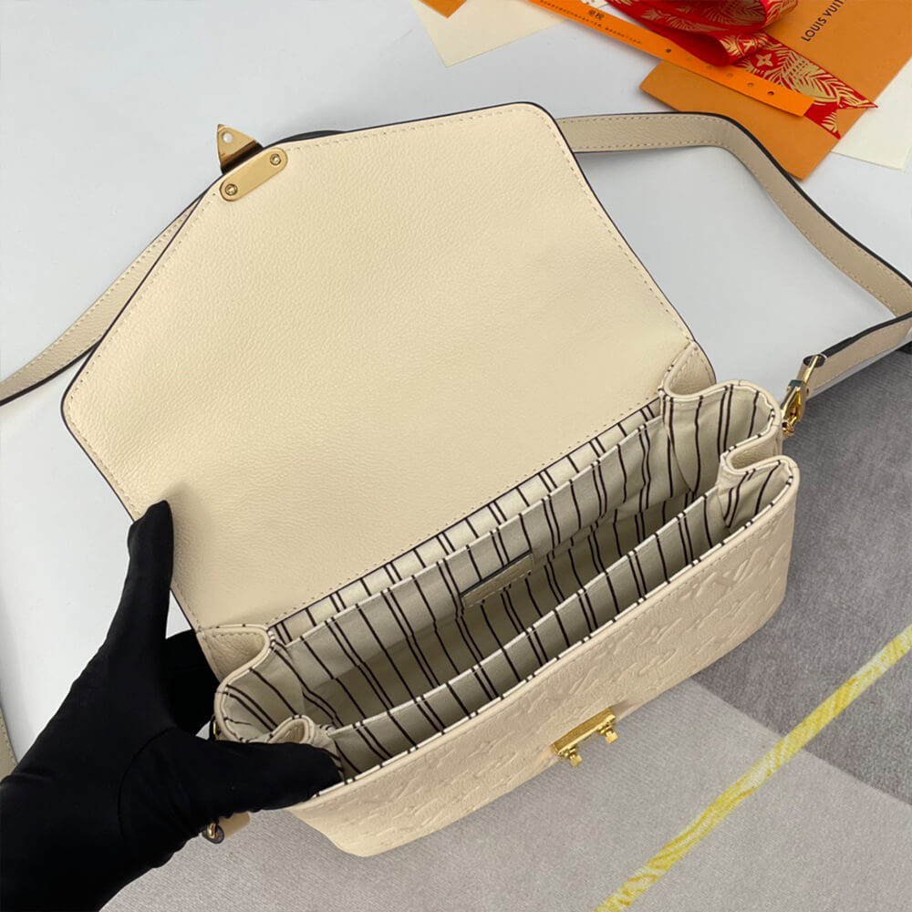 LV Pochette Metis