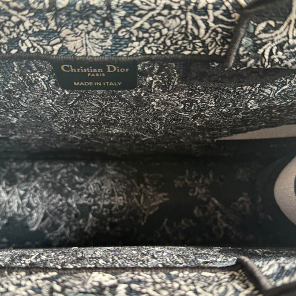 medium D10r book tote