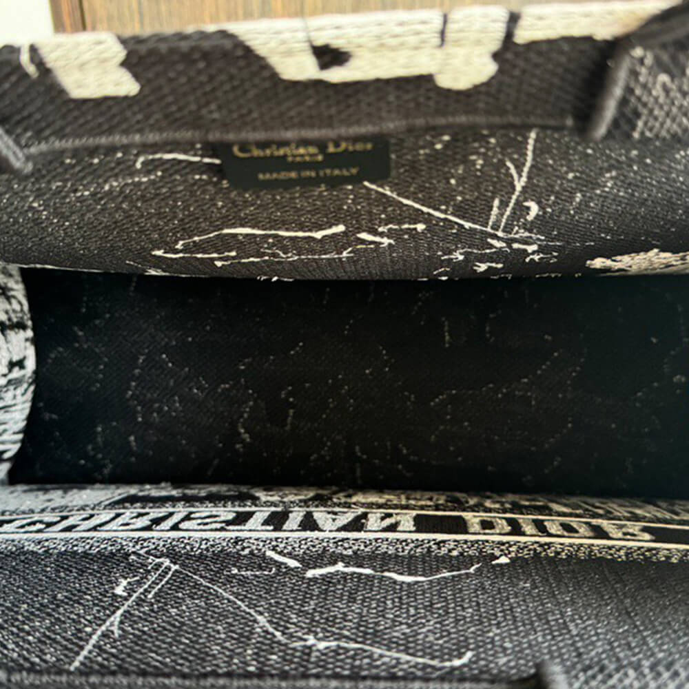 medium D10r book tote