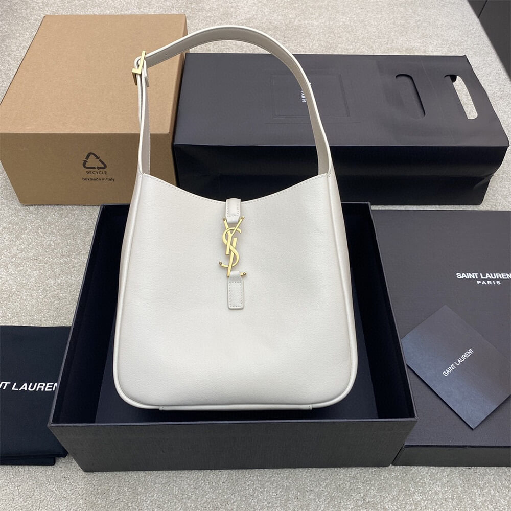Small LE 5 À 7 bag in soft grained leather