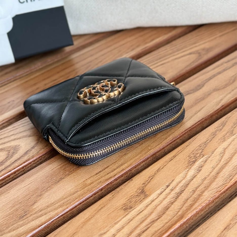 Ch**el 19 zipped coin purse