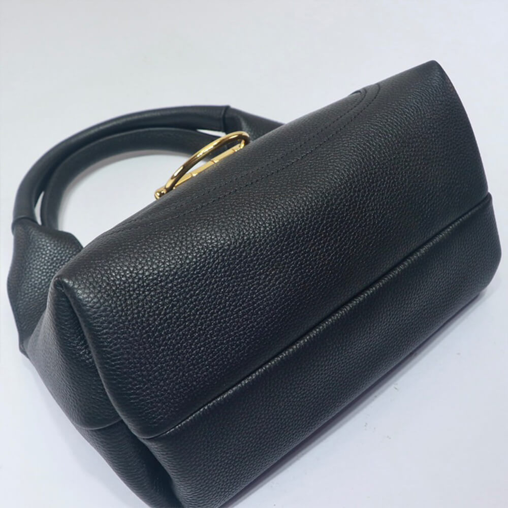 G*u*i softbit medium top handle bag