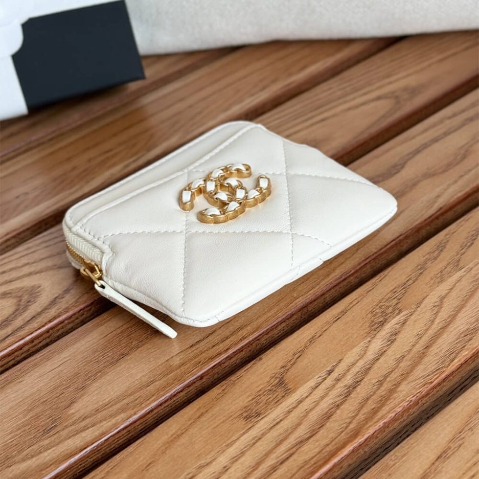 Ch**el 19 zipped coin purse