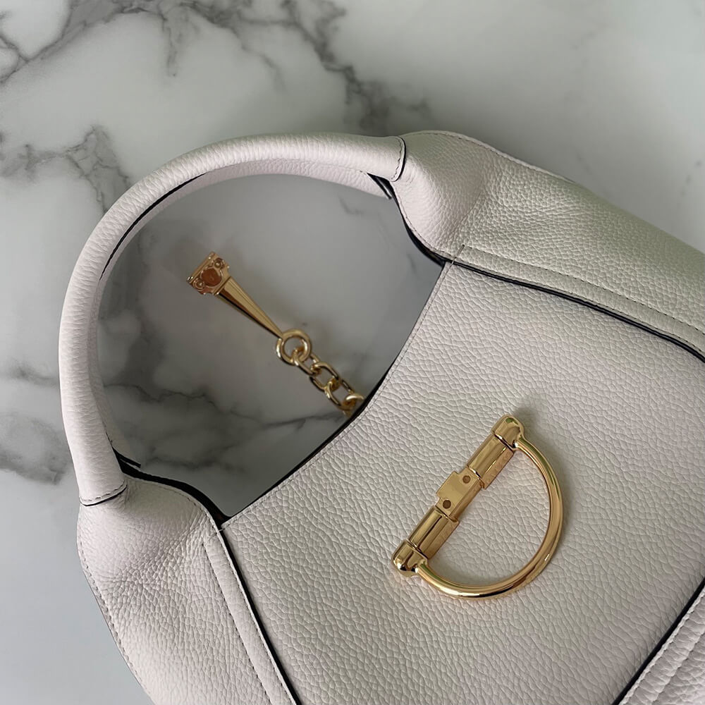 G*u*i softbit medium top handle bag