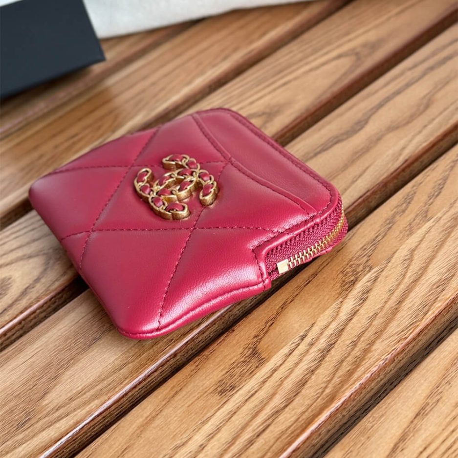 Ch**el 19 zipped coin purse