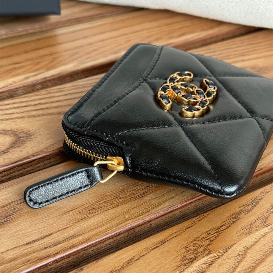 Ch**el 19 zipped coin purse