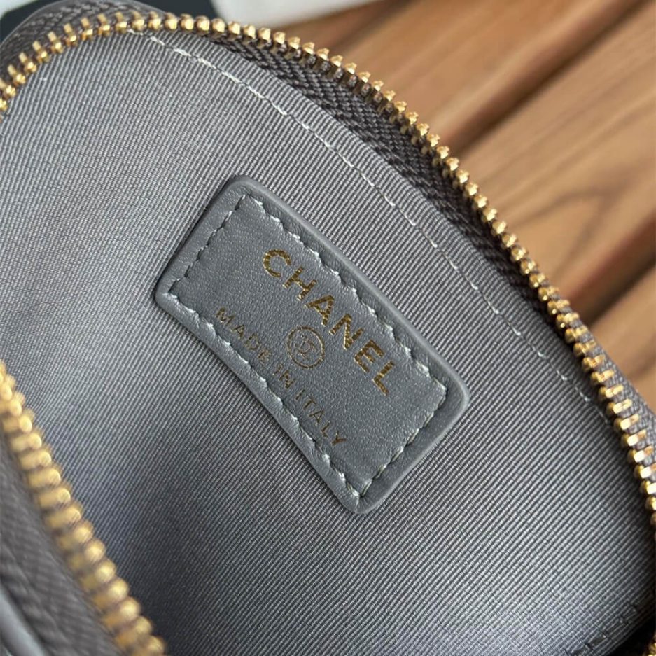 Ch**el 19 zipped coin purse