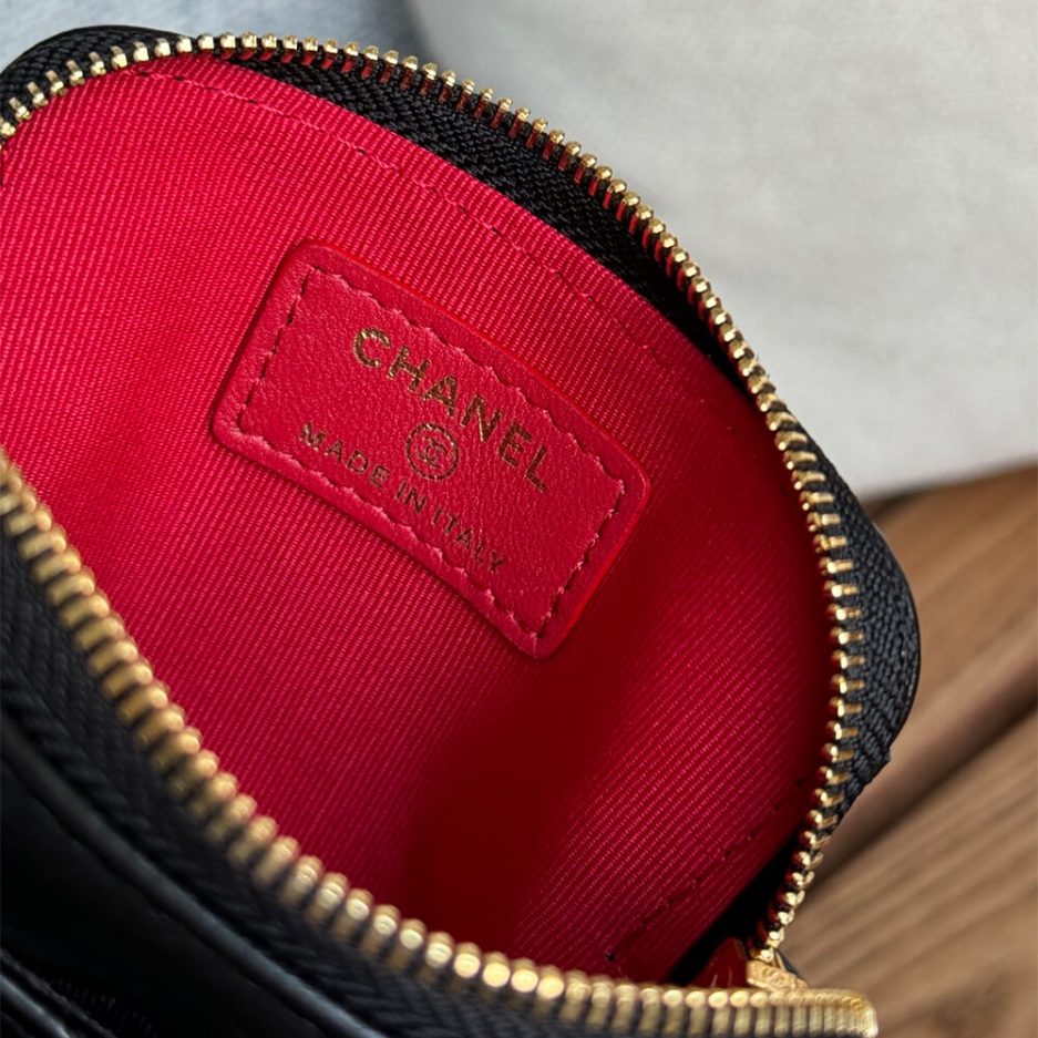 Ch**el 19 zipped coin purse