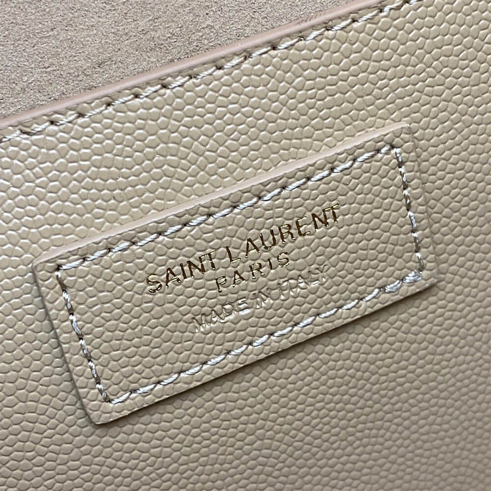 Y51 kate medium in grain de poudre embossed leather