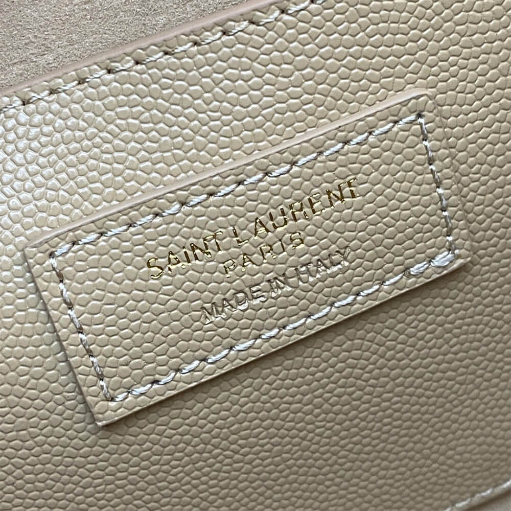 Y51 kate medium tassel in grain de poudre embossed leather