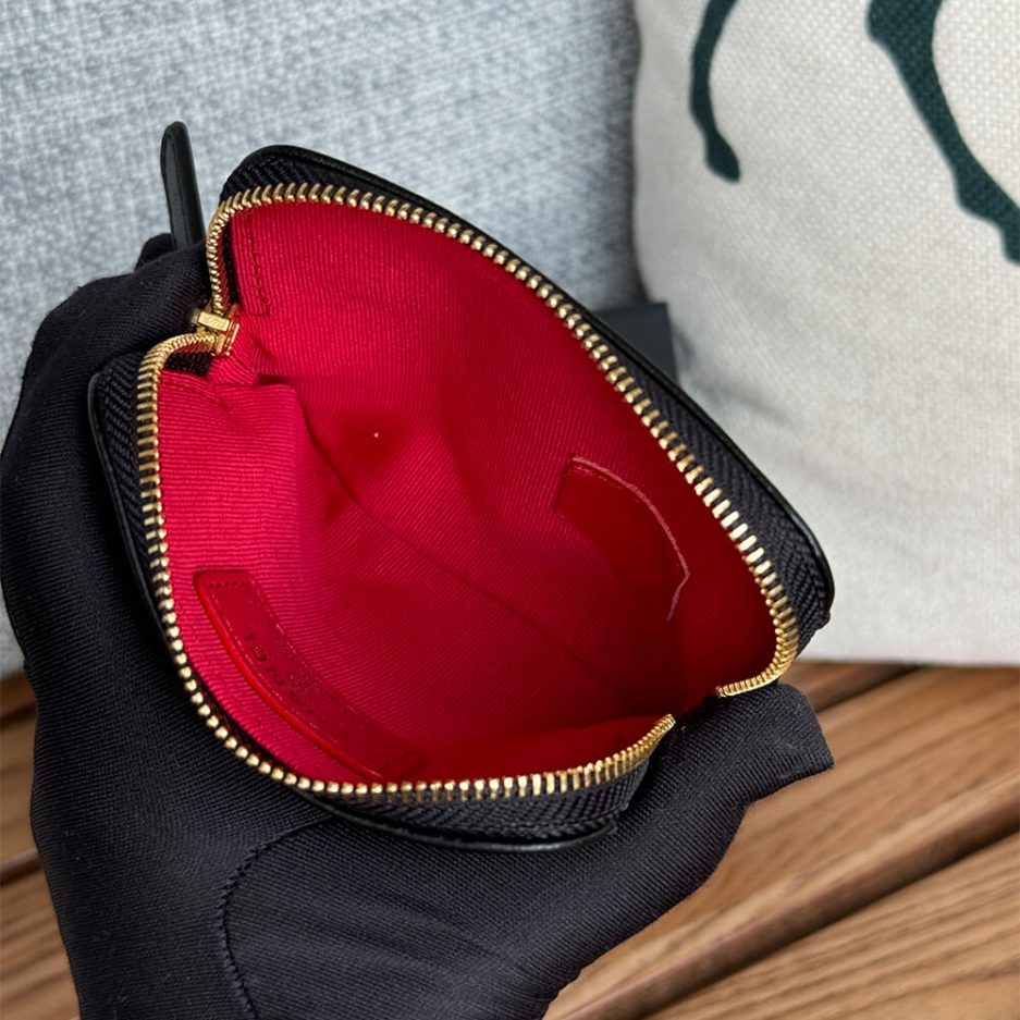 Ch**el 19 zipped coin purse